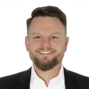 Portrait 12-2024 Dipl. Wirt.-Ing. (FH) Philipp Engel