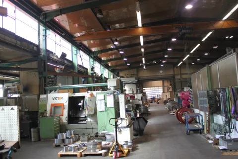 Innenansicht Seitenschiff der Montagehalle